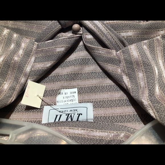 Suitcase friendly! Made in USA! Lightweight fabric; just enough shimmer. - Picture 4 of 4